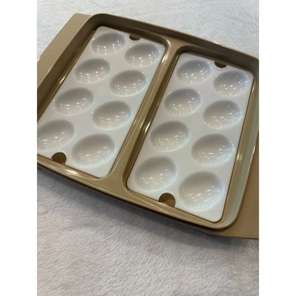 Vintage Tupperware Deviled Egg Carrier 723-1 Almond Tan White Trays‎ with Lid